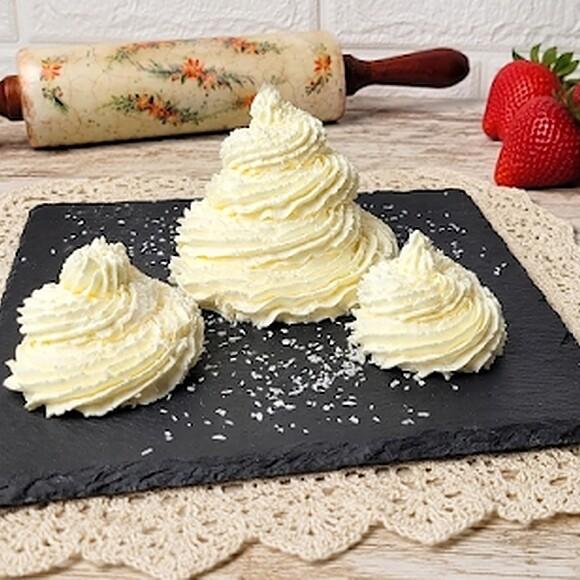 Krem kokosowy z mascarpone i kremówką