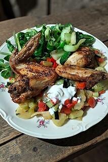 Chrupiące skrzydełka taco z warzywną jarzynką