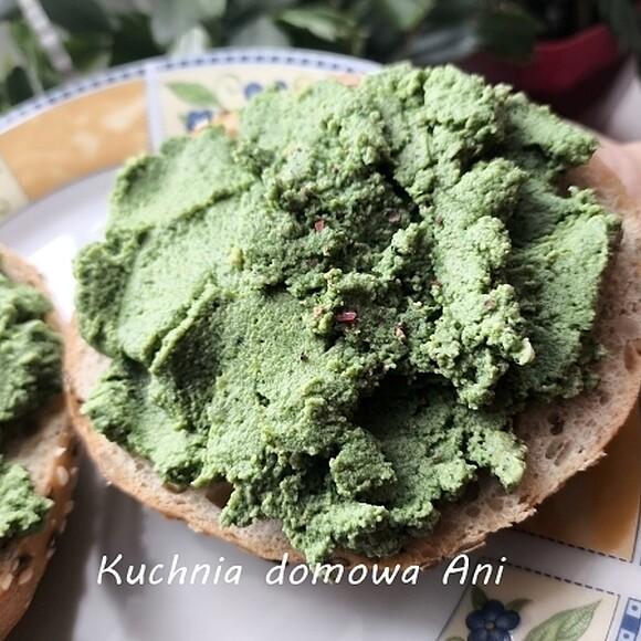 Pasta jajeczna ze szpinakiem
