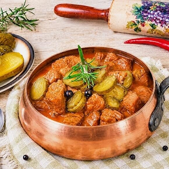 Gulasz z karkówki po myśliwsku