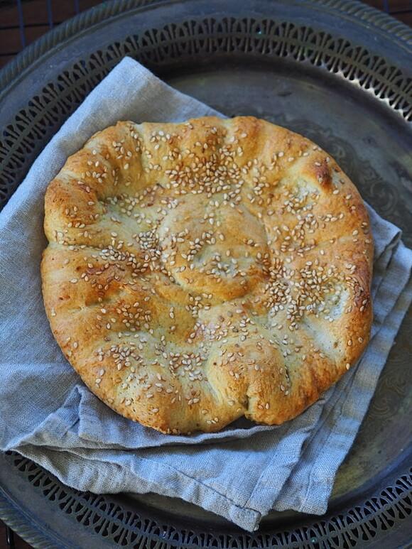 Uzbecki chleb w sierpniowej piekarni