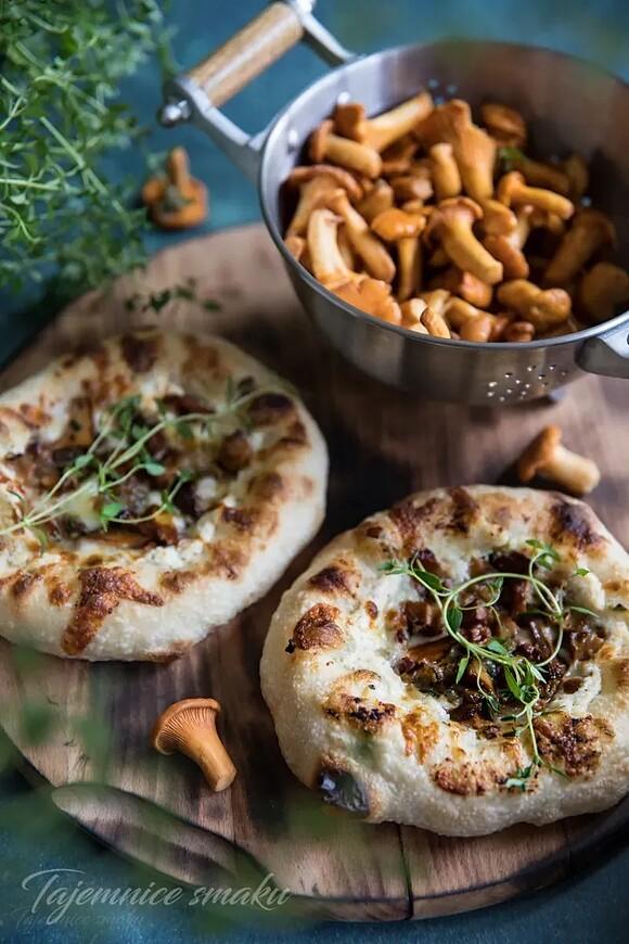 Mini pizza z ricottą i kurkami