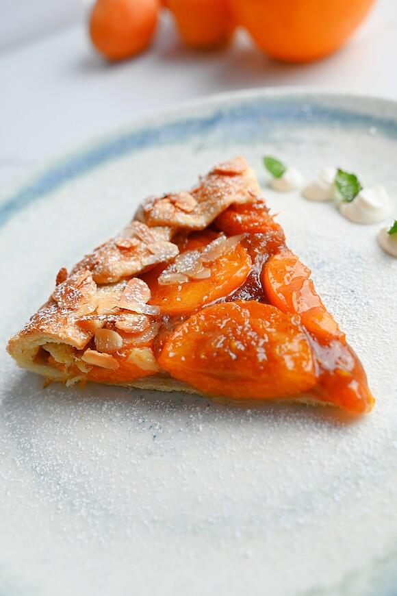 Tarta galette z morelami i pomarańczą