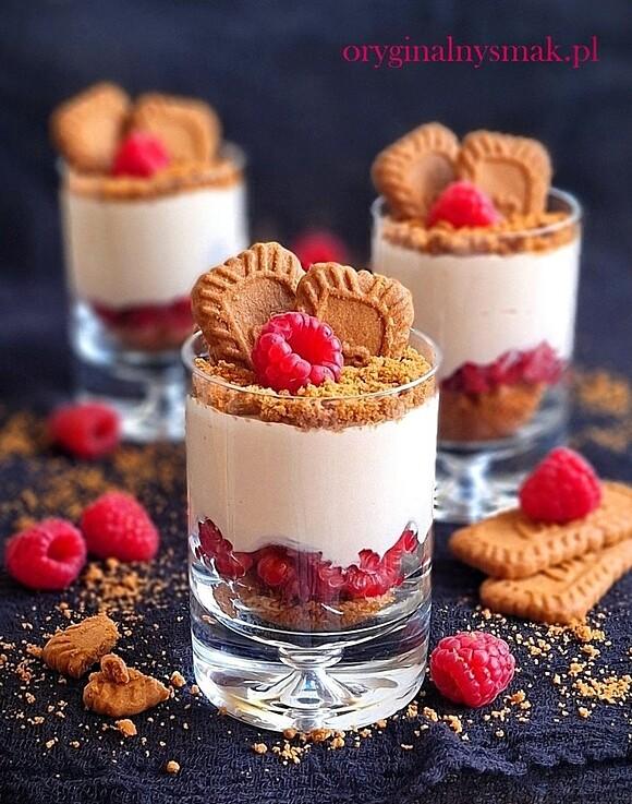 Deser jogurtowy Lotus Biscoff z malinami