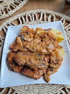 Karkówka z warzywami - przepis na smaczne danie obiadowe