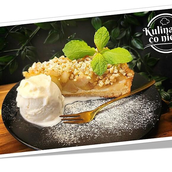 Krucha tarta jabłkowa z waniliową pianką