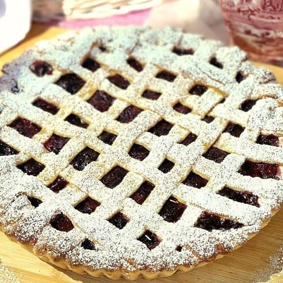 Limburgse vlaai - tradycyjny limburski placek z owocami